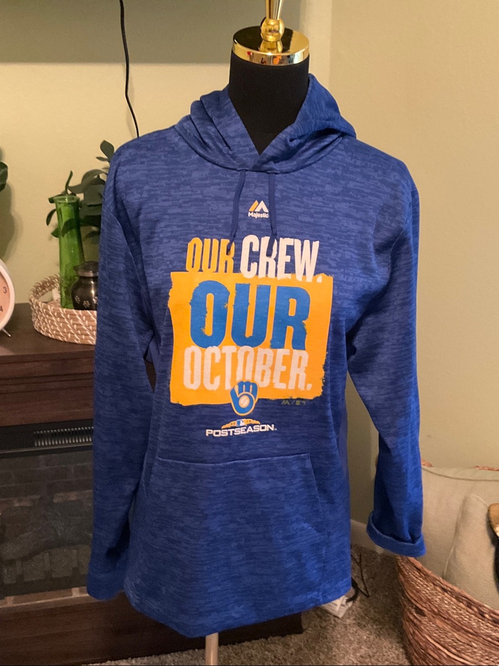 2018 Milwaukee Brewers Post Season Men’s Size Large Hoodie